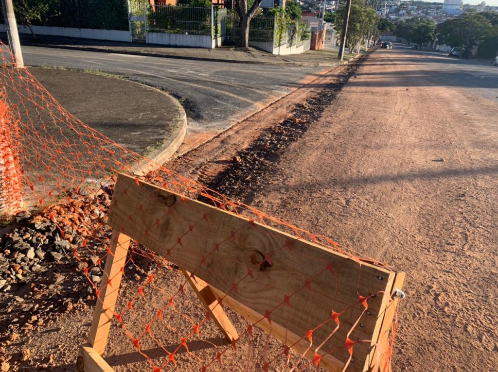 Troca de redes e substituição de ligações de água no Bairro Brasil