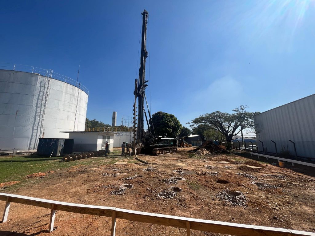 INÍCIO DAS OBRAS DO NOVO RESERVATÓRIO DE ÁGUA TRATADA COM CAPACIDADE PARA UM MILHÃO DE LITROS NO BAIRRO VILA ESPERANÇA